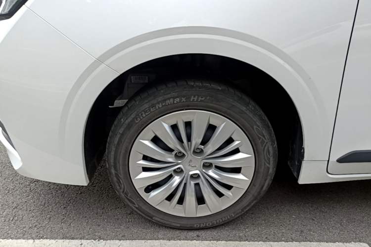 Used Wuling Jiachen 2022 1.5L Manual Enjoyment Elite Model Left Front Wheel Hub