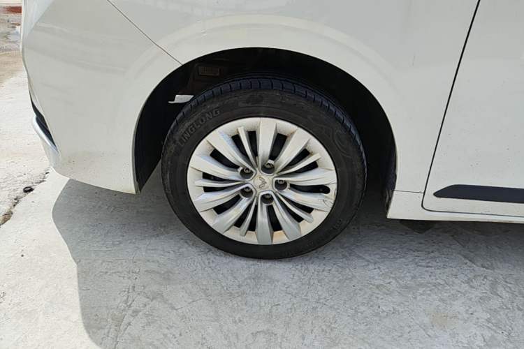 Used Wuling Jiachen 2022 1.5L Manual Enjoyment Elite Model Left Front Wheel Hub