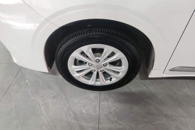Used Wuling Jiachen 2022 1.5T CVT Smart Luxury Version Left Front Wheel Hub