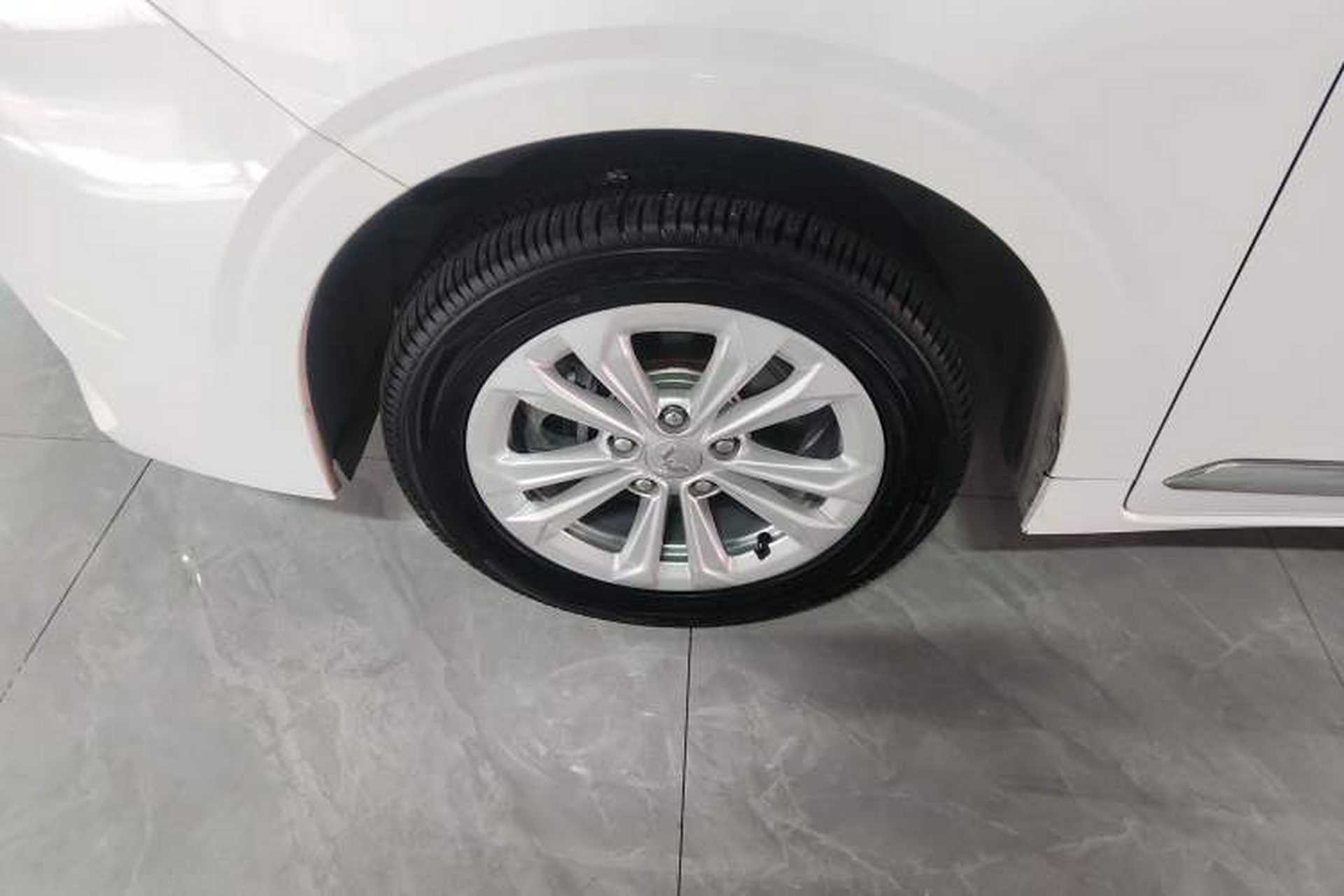 Used Wuling Jiachen 2022 1.5T CVT Smart Luxury Version Left Front Wheel Hub
