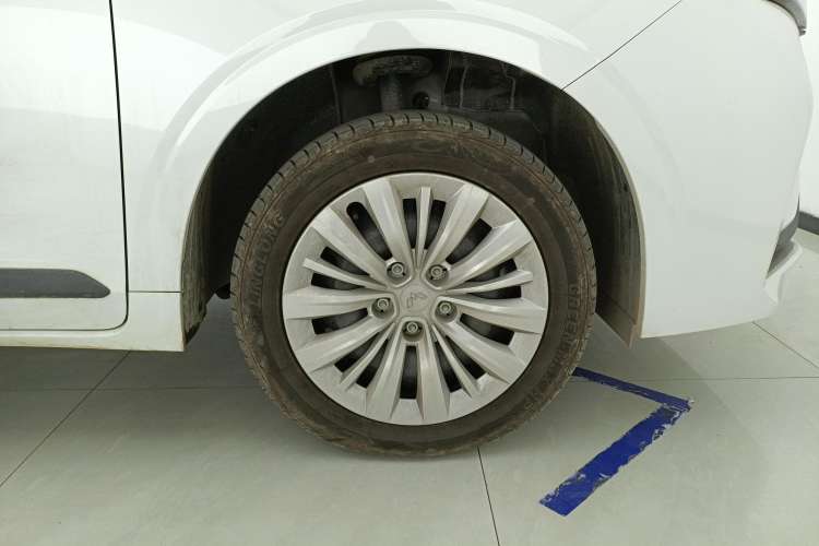 Used Wuling Jiachen 2022 1.5L Manual Enjoyment Elite Model Left Front Wheel Hub