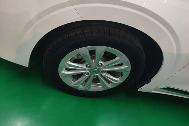 Used Wuling Jiachen 2022 1.5T CVT Smart Luxury Version Left Front Wheel Hub