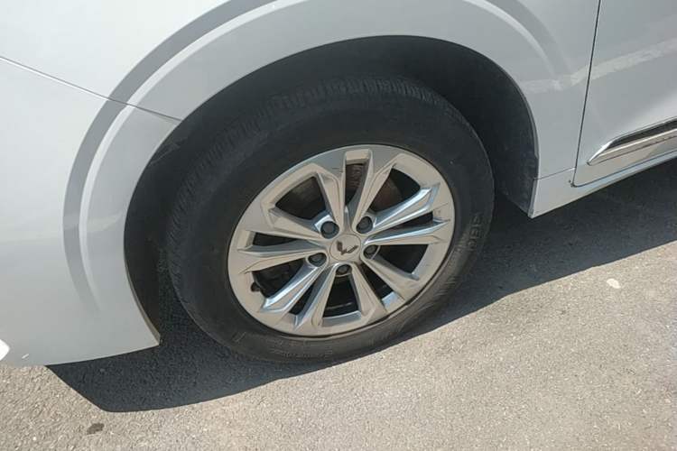 Used Wuling Jiachen 2022 1.5T Manual Comfort & Dynamic Version Left Front Wheel Hub