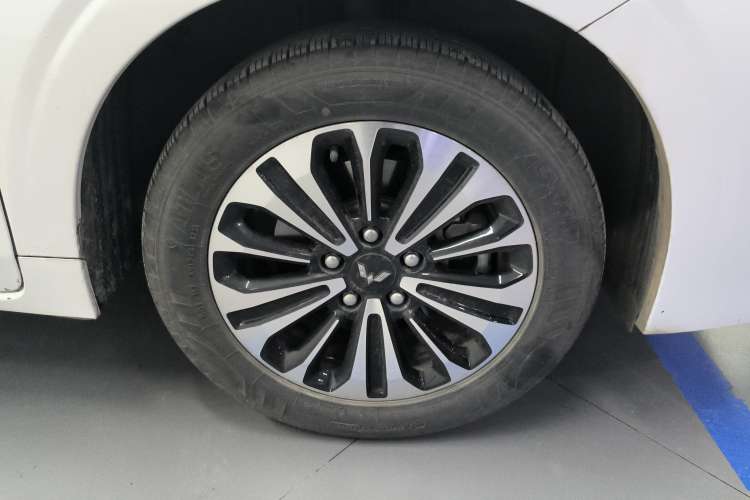 Used Wuling Jiachen 2022 1.5T CVT Deluxe Flagship Edition Left Front Wheel Hub