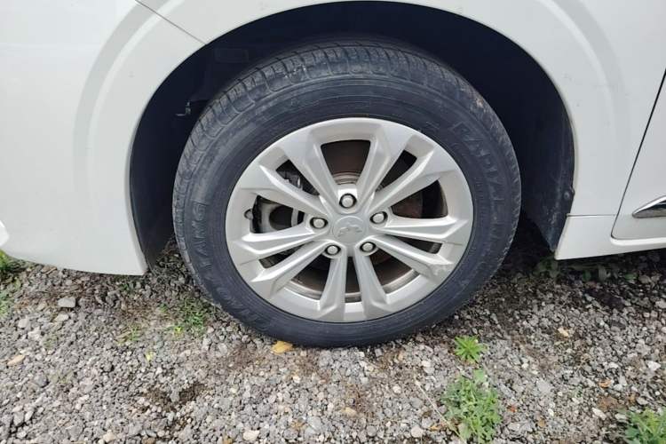 Used Wuling Jiachen 2022 1.5T CVT Smart Luxury Version Left Front Wheel Hub