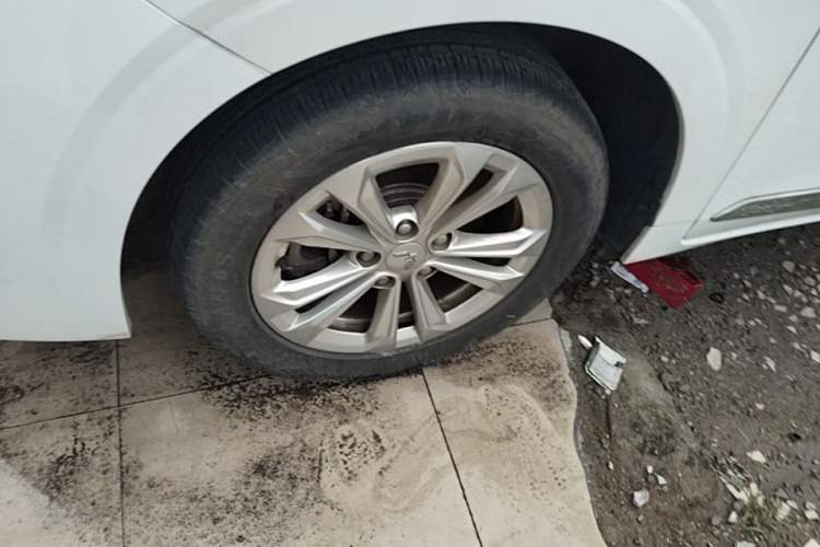 Used Wuling Jiachen 2022 1.5T CVT Smart Luxury Version Left Front Wheel Hub