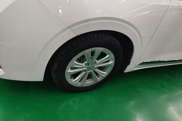 Used Wuling Jiachen 2022 1.5T CVT Smart Luxury Version Left Front Wheel Hub