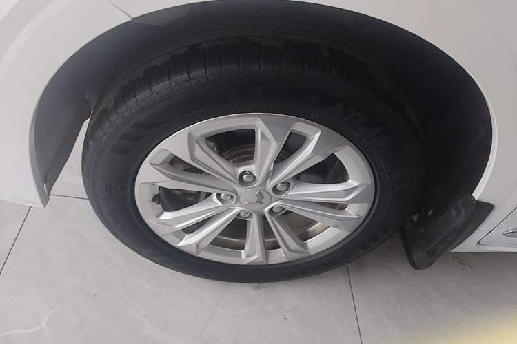 Used Wuling Jiachen 2022 1.5T CVT Smart Luxury Version Left Front Wheel Hub