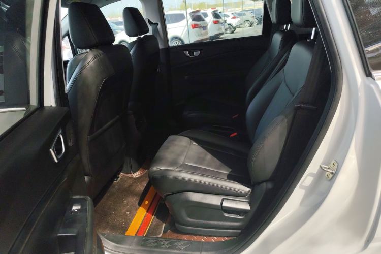 Used Wuling Jiachen 2022 1.5T Manual Comfort & Dynamic Version Left Rear Seat