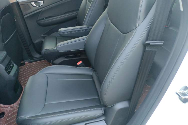 Used Wuling Jiachen 2022 1.5T CVT Smart Luxury Version Left Rear Seat