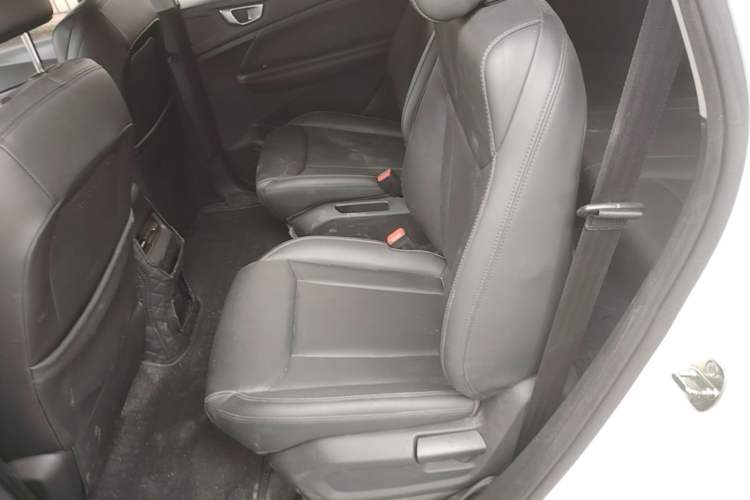 Used Wuling Jiachen 2022 1.5L Manual Comfort Edition Left Rear Seat