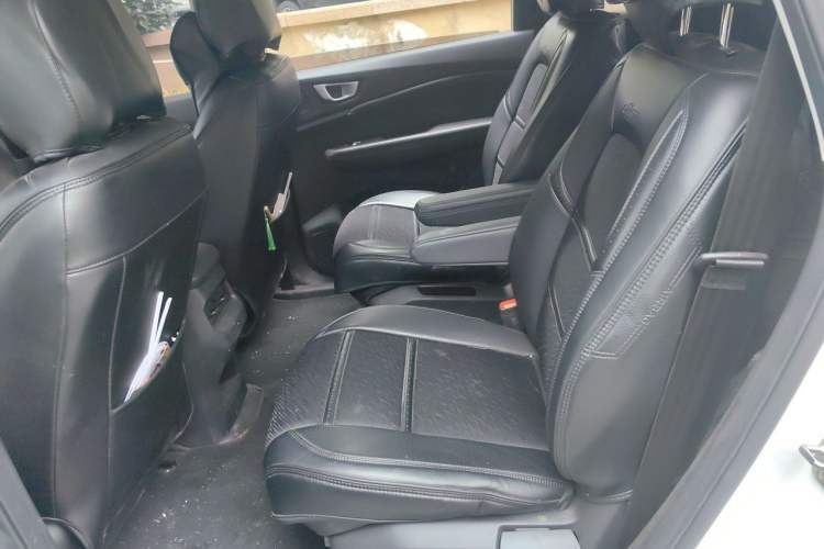 Used Wuling Jiachen 2022 1.5T CVT Smart Luxury Version Left Rear Seat