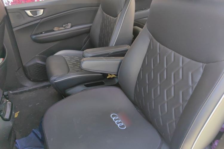Used Wuling Jiachen 2022 1.5T CVT Deluxe Flagship Edition Left Rear Seat