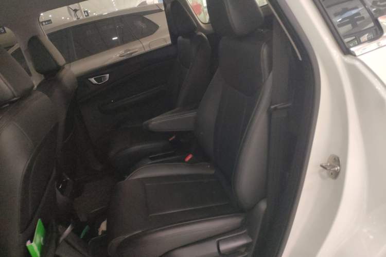 Used Wuling Jiachen 2022 1.5T CVT Smart Luxury Version Left Rear Seat