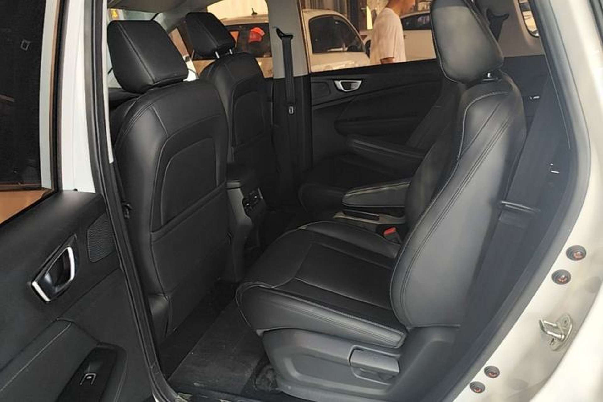 Used Wuling Jiachen 2022 1.5T Manual Light Enjoyment Dynamic Version Left Rear Seat