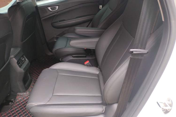 Used Wuling Jiachen 2022 1.5T Manual Comfort & Dynamic Version Left Rear Seat