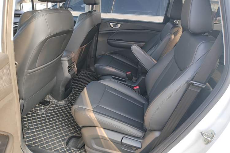 Used Wuling Jiachen 2022 1.5L Manual Comfort Edition Left Rear Seat