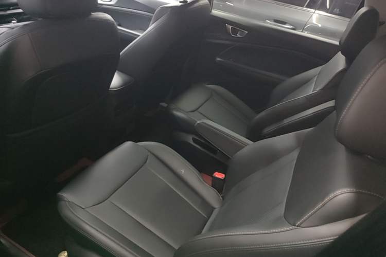 Used Wuling Jiachen 2022 1.5T CVT Smart Luxury Version Left Rear Seat