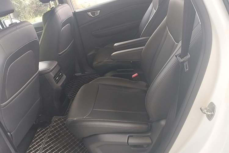 Used Wuling Jiachen 2022 1.5T Manual Comfort & Dynamic Version Left Rear Seat