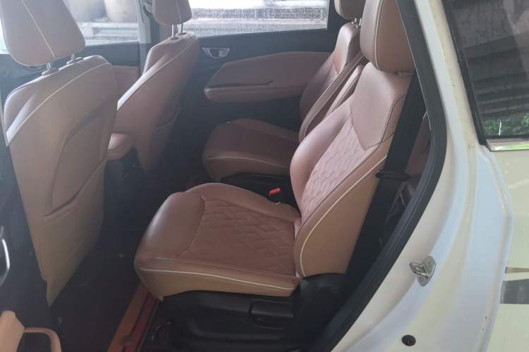 Used Wuling Jiachen 2022 1.5T CVT Deluxe Flagship Edition Left Rear Seat