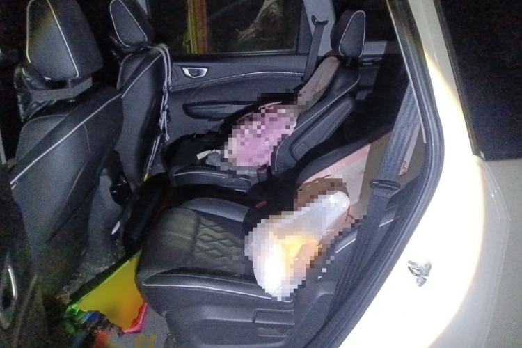 Used Wuling Jiachen 2022 1.5T CVT Deluxe Flagship Edition Left Rear Seat
