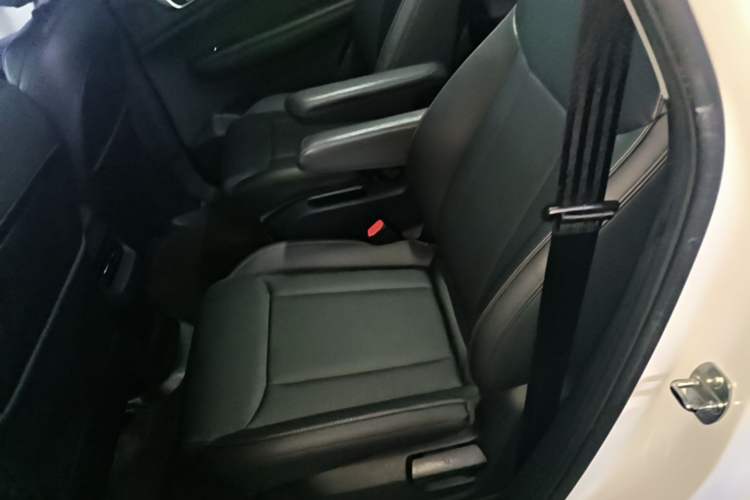 Used Wuling Jiachen 2022 1.5L Manual Comfort Edition Left Rear Seat