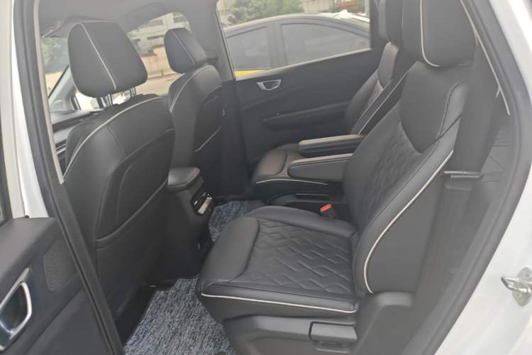 Used Wuling Jiachen 2022 1.5T CVT Deluxe Flagship Edition Left Rear Seat