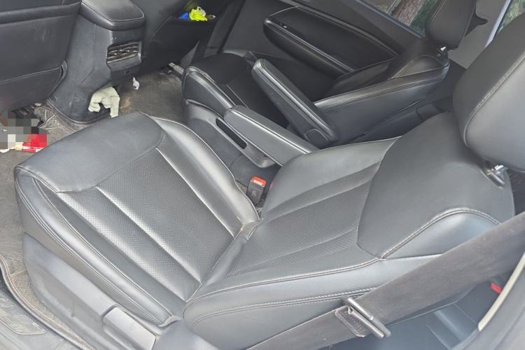 Used Wuling Jiachen 2022 1.5T Manual Comfort & Dynamic Version Left Rear Seat