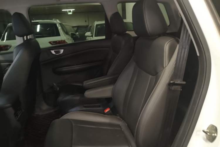 Used Wuling Jiachen 2022 1.5T Manual Comfort & Dynamic Version Left Rear Seat