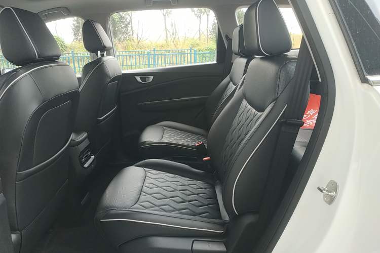 Used Wuling Jiachen 2022 1.5T CVT Deluxe Flagship Edition Left Rear Seat