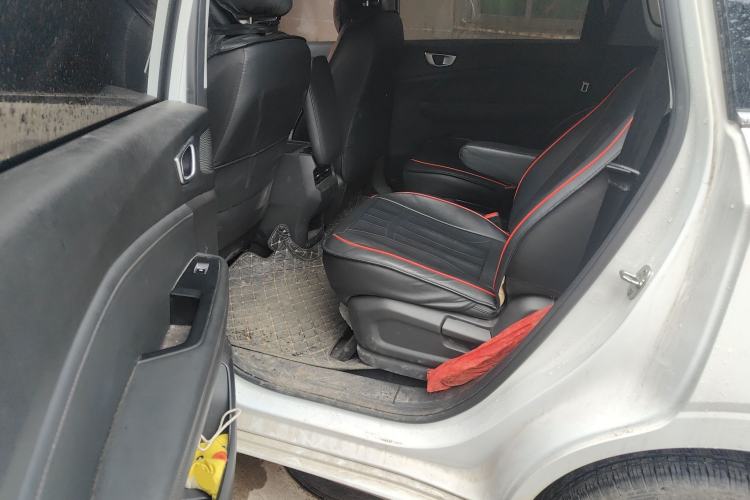 Used Wuling Jiachen 2022 1.5T Manual Light Enjoyment Dynamic Version Left Rear Seat