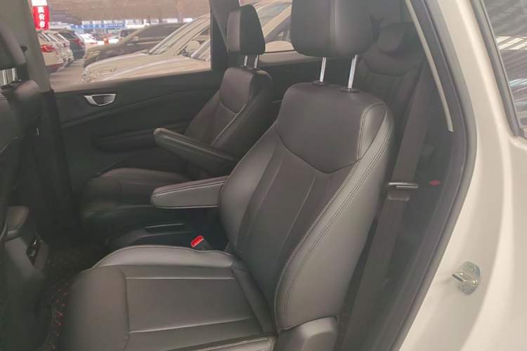 Used Wuling Jiachen 2022 1.5T CVT Smart Luxury Version Left Rear Seat