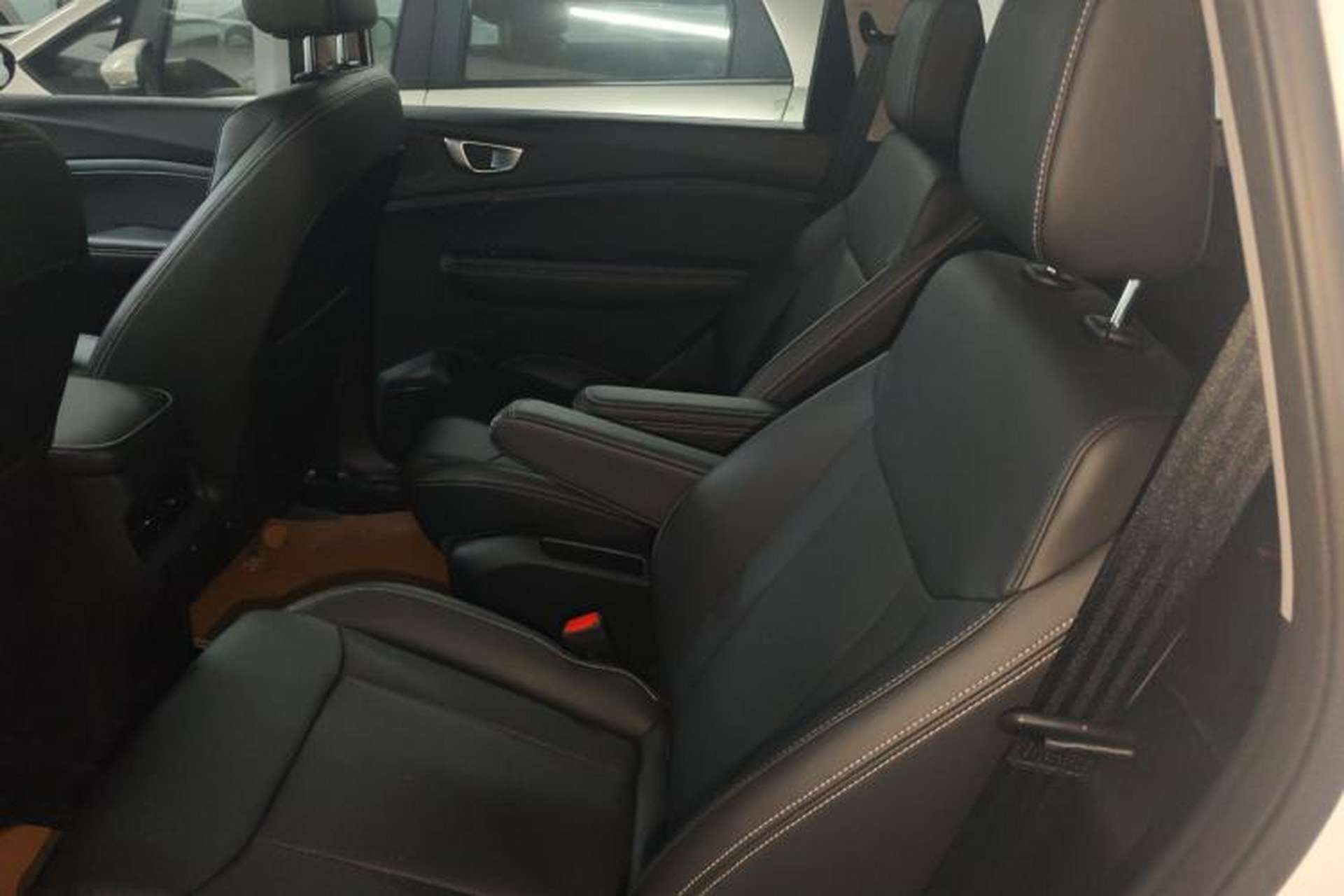 Used Wuling Jiachen 2022 1.5T CVT Smart Luxury Version Left Rear Seat