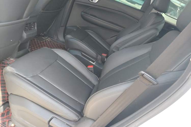 Used Wuling Jiachen 2022 1.5T Manual Light Enjoyment Dynamic Version Left Rear Seat
