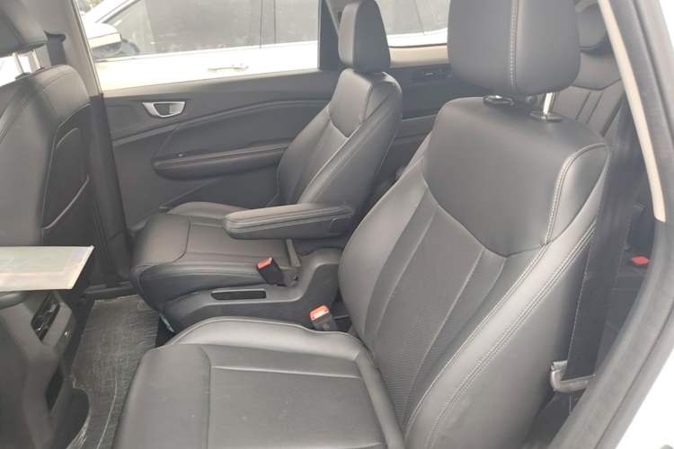 Used Wuling Jiachen 2022 1.5T CVT Smart Luxury Version Left Rear Seat