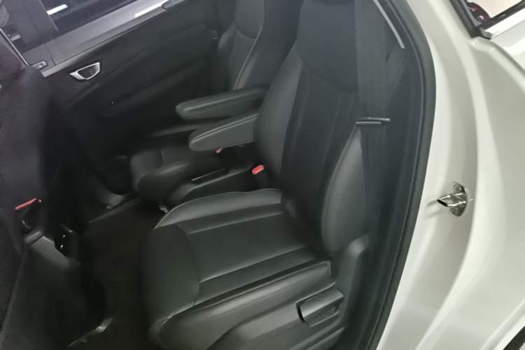 Used Wuling Jiachen 2022 1.5L Manual Comfort Edition Left Rear Seat