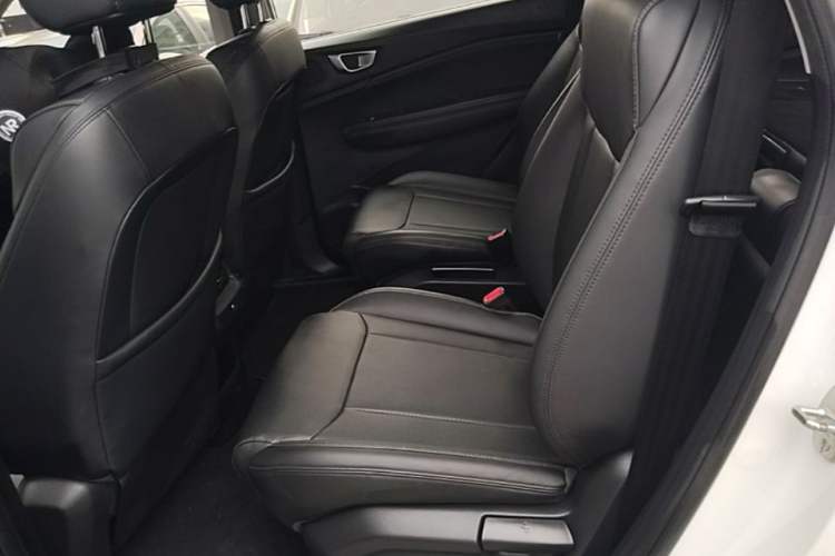 Used Wuling Jiachen 2022 1.5T CVT Smart Luxury Version Left Rear Seat