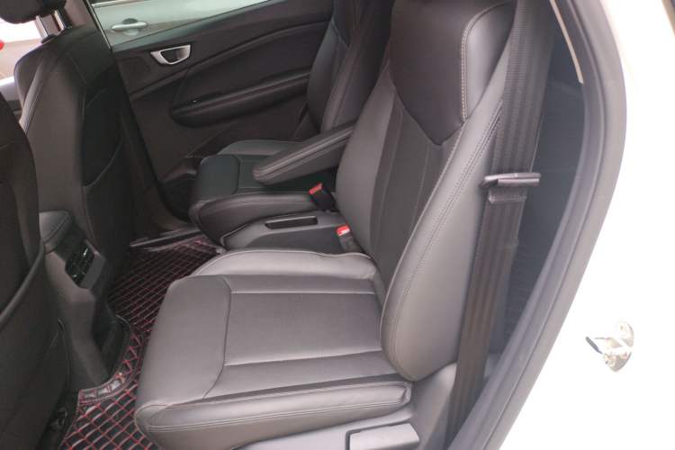 Used Wuling Jiachen 2022 1.5T Manual Comfort & Dynamic Version Left Rear Seat