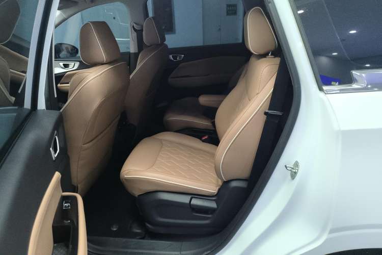 Used Wuling Jiachen 2022 1.5T CVT Deluxe Flagship Edition Left Rear Seat