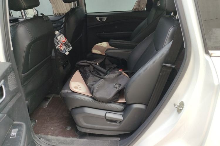 Used Wuling Jiachen 2022 1.5T CVT Smart Luxury Version Left Rear Seat