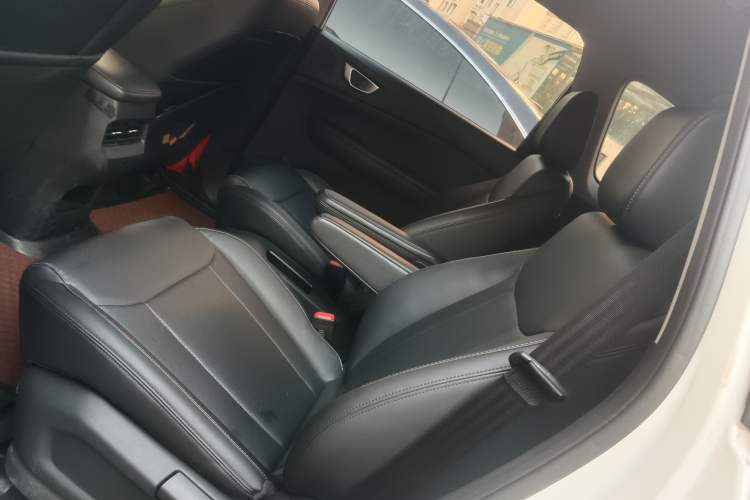 Used Wuling Jiachen 2022 1.5T Manual Light Enjoyment Dynamic Version Left Rear Seat