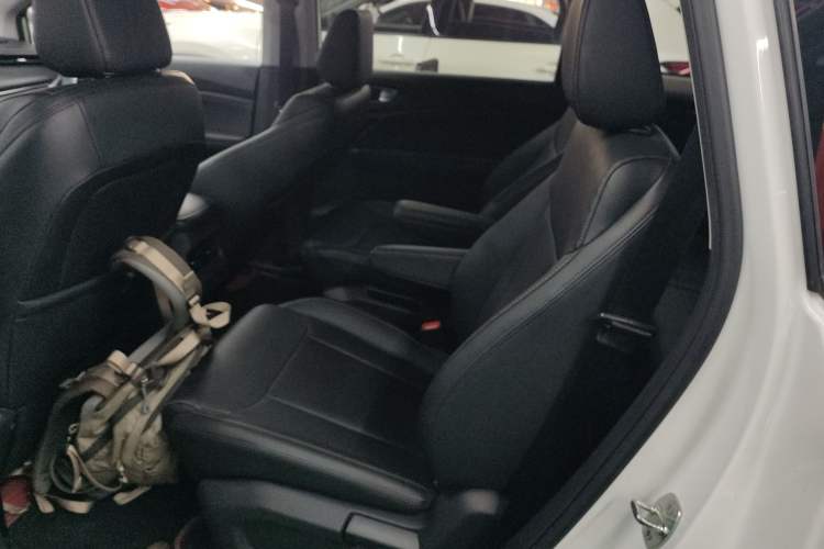 Used Wuling Jiachen 2022 1.5T CVT Smart Luxury Version Left Rear Seat