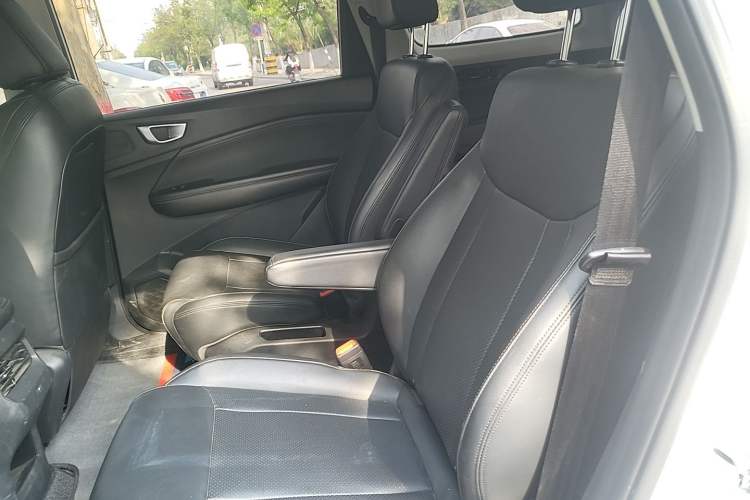 Used Wuling Jiachen 2022 1.5T CVT Smart Luxury Version Left Rear Seat