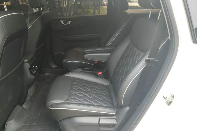 Used Wuling Jiachen 2022 1.5T CVT Deluxe Flagship Edition Left Rear Seat