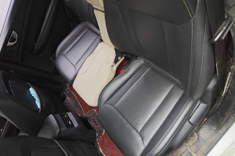 Used Wuling Jiachen 2022 1.5T Manual Light Enjoyment Dynamic Version Left Rear Seat
