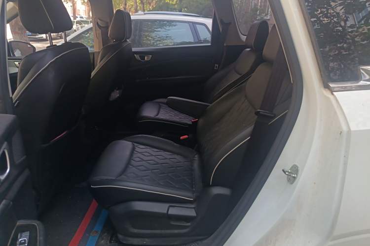 Used Wuling Jiachen 2022 1.5T CVT Deluxe Flagship Edition Left Rear Seat