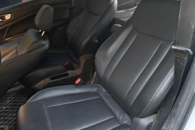 Used Wuling Jiachen 2022 1.5L Manual Comfort Edition Left Rear Seat