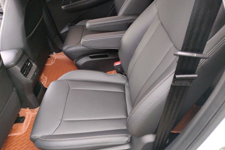 Used Wuling Jiachen 2022 1.5T CVT Smart Luxury Version Left Rear Seat