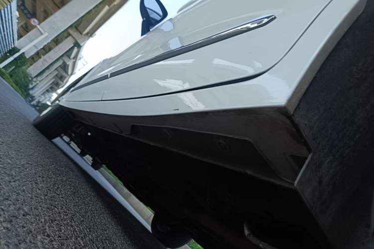 Used Wuling Jiachen 2022 1.5L Manual Light Comfort Edition Left Side Sill