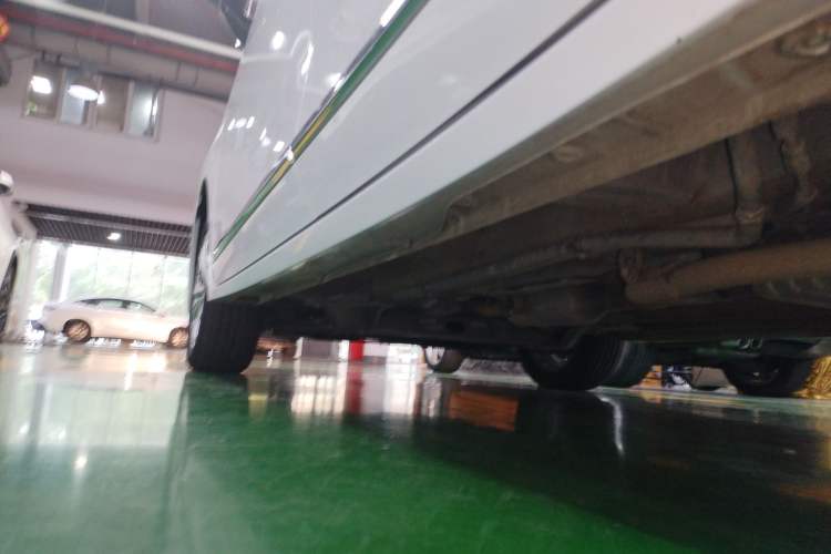 Used Wuling Jiachen 2022 1.5L Manual Comfort Edition Left Side Sill